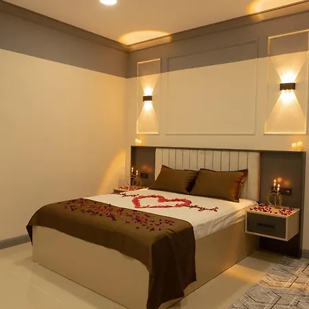 Night & Hotel